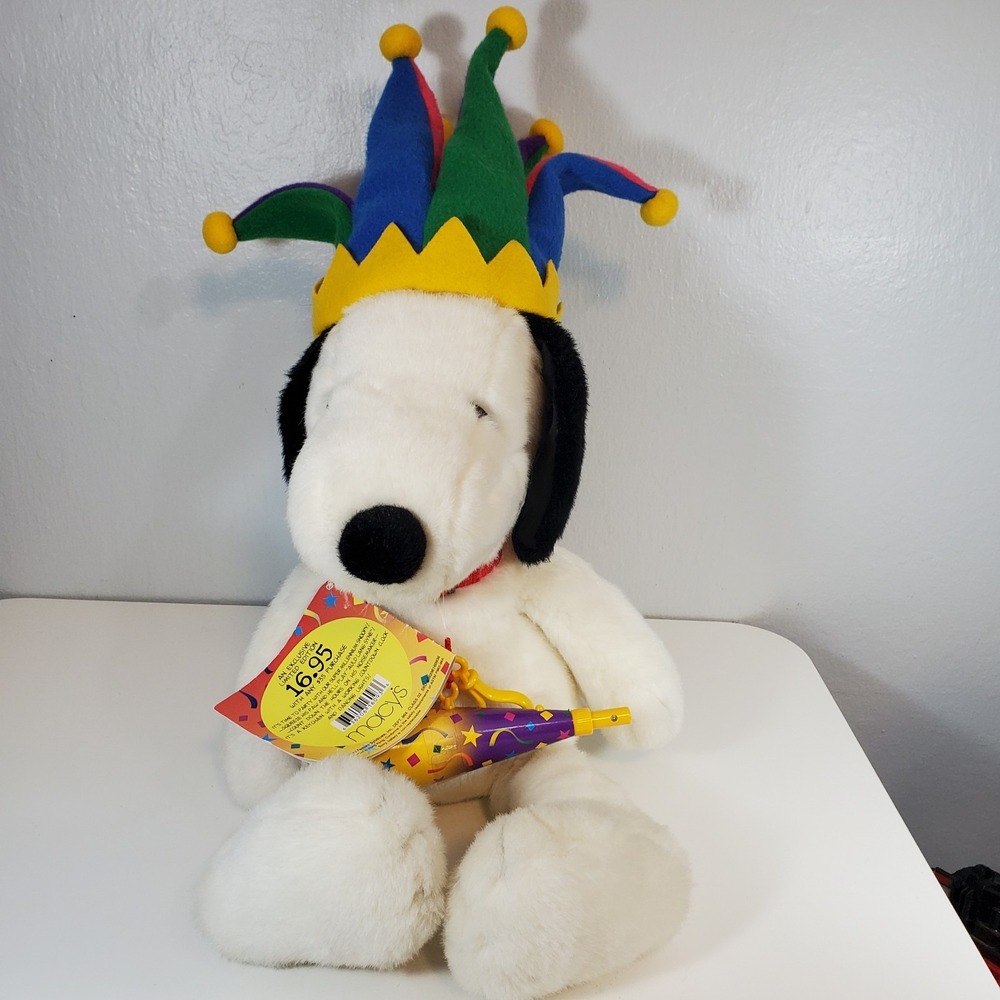 Macys Snoopy 18" Plush Jester New Years Eve 2000 Millenium with Tag Keychain